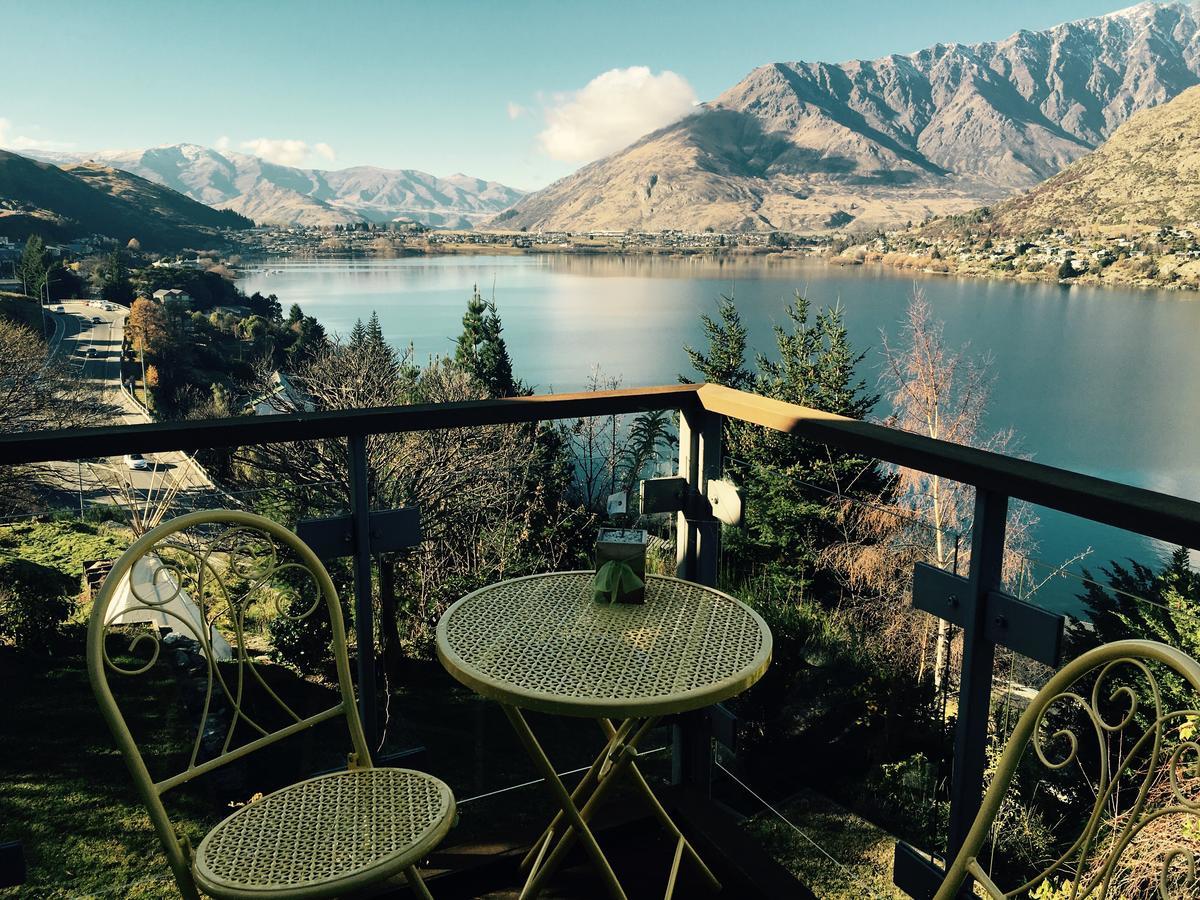 Breakfast At Tiffanys Panzió Queenstown Kültér fotó